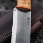 Helle Nordlys mit 12,4 cm FullTang Klinge aus 14C28N Stahl und Maserbirkegriff